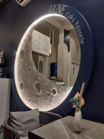 القمر المضيء مع المرأة| ضوء القمر مع مارا🌙